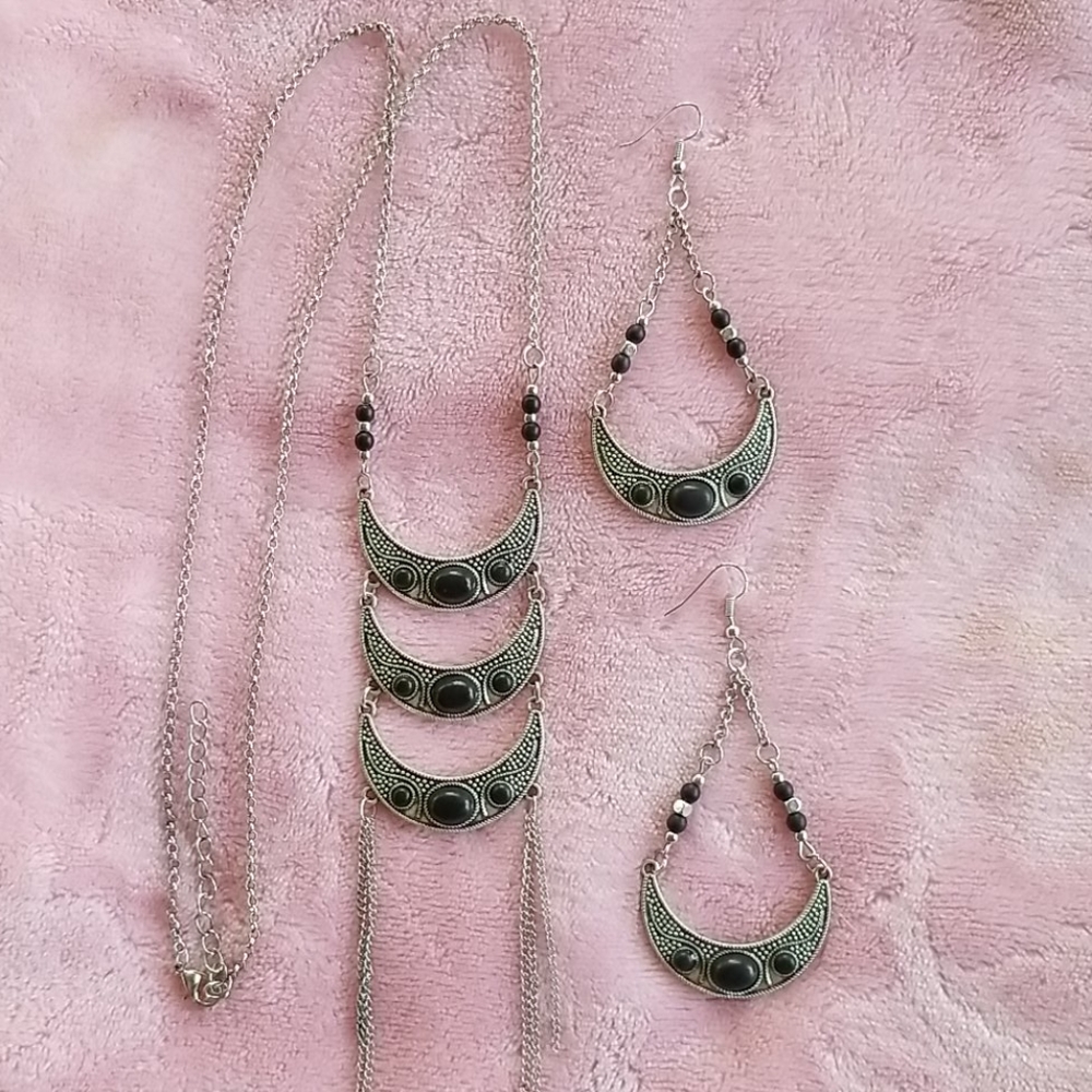 Necklace & Earring set